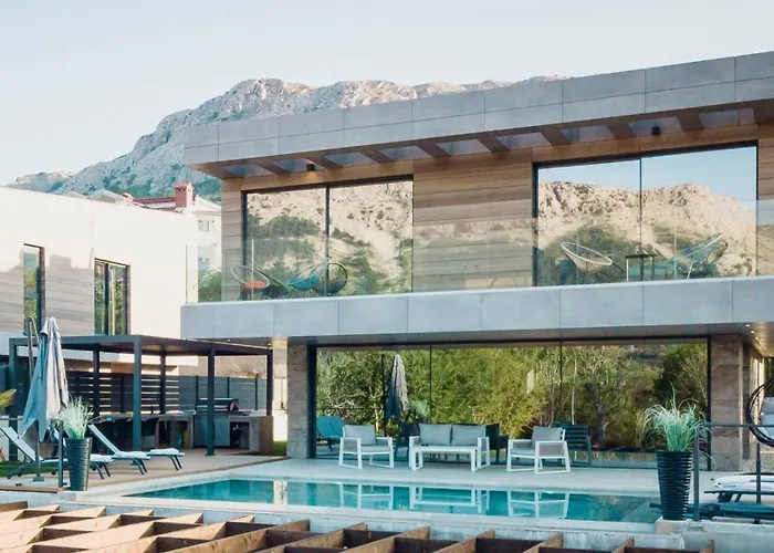 Villa Luxury Krk I With Heated Pool, Sauna And Jacuzzi Baška
