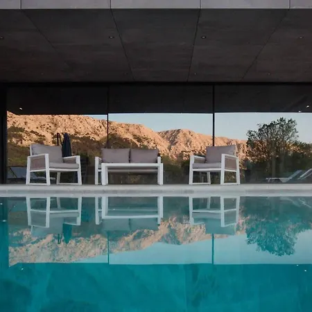 Luxury Krk I With Heated Pool, Sauna And Jacuzzi 빌라 바슈카