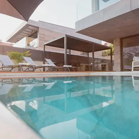 Luxury Krk I With Heated Pool, Sauna And Jacuzzi 빌라 바슈카