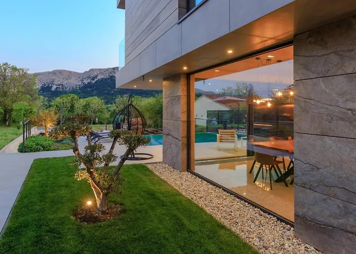 Villa Luxury Krk I With Heated Pool *