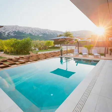 Luxury Krk I With Heated Pool, Sauna And Jacuzzi * バスカ