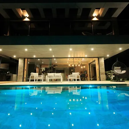 Luxury Krk I With Heated Pool, Sauna And Jacuzzi ヴィラ